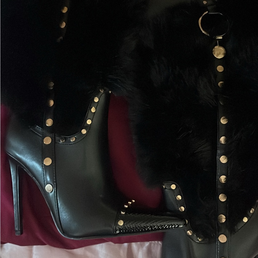 Chic Black Heeled Boots with Gold Studs